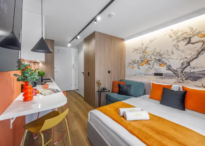 Emihouse Rubikon Апартаменти *